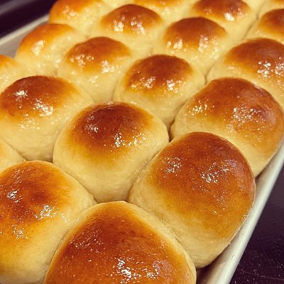 Honey Butter Yeast Rolls - Dozen