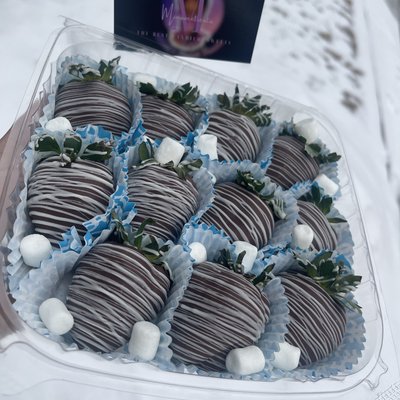 12 Chocolate Covered Strawberries 