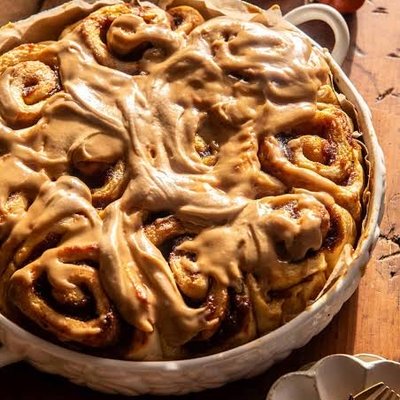 Pumpkin Crumble Cinnamon rolls