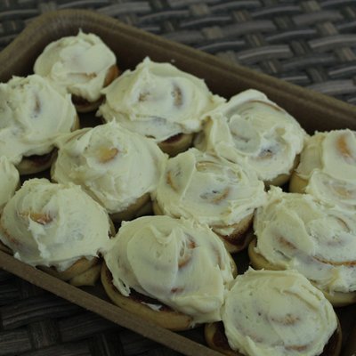 Small Classic Frosted Cinnamon Rolls (doz)
