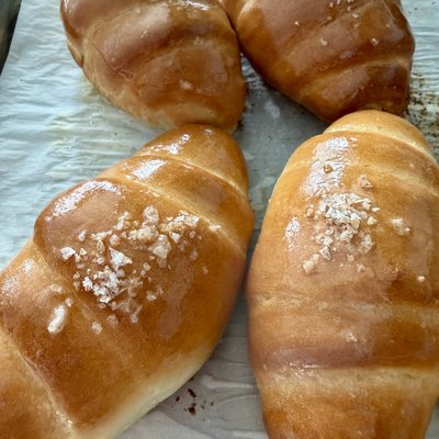 Shio Pan Rolls (6 Rolls)