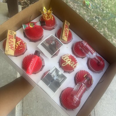 Weed Themed Cupcakes 