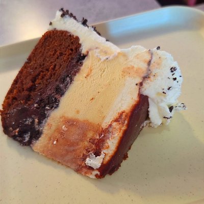 6 Inch Cookies And Cream Ice Cream Cake 