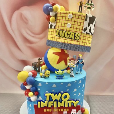 6” Faux Tier With Toy Story Ball 