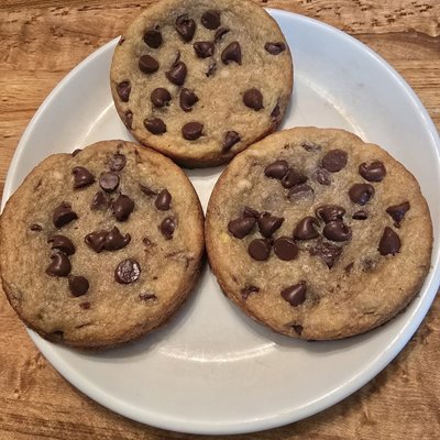 Jumbo Gourmet Chocolate Chip Cookies 