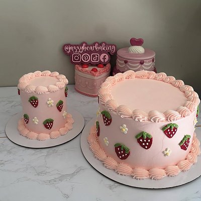     Little + Big Cake Bundle