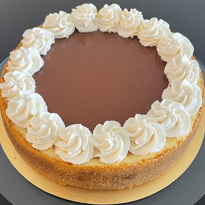 Classic 9" Caramel Cheesecake 