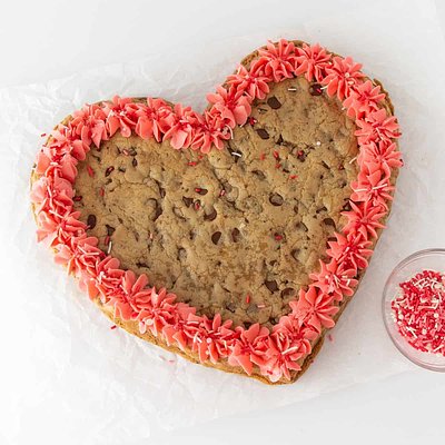 Cookie Cake (Heart Shape) 