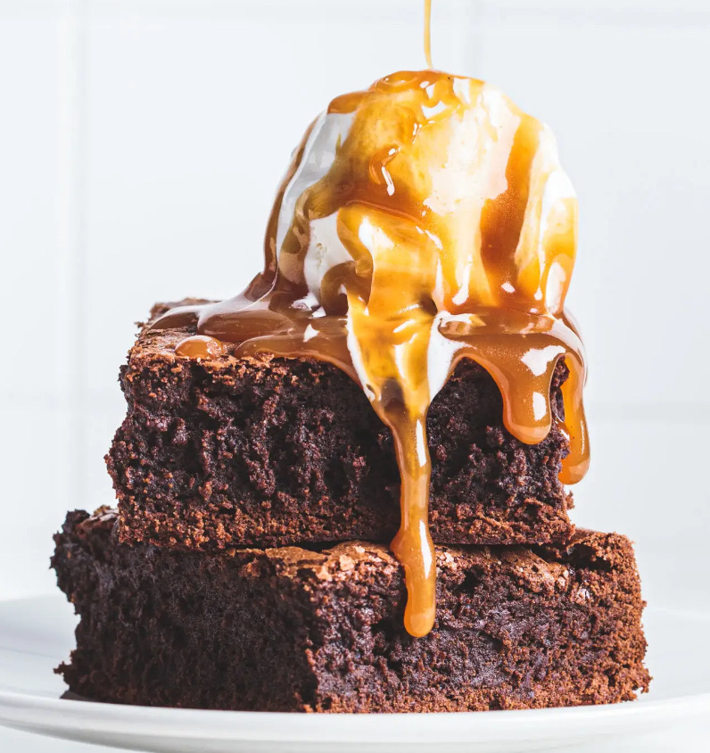 Brownie With Ice Cream And Syrup 