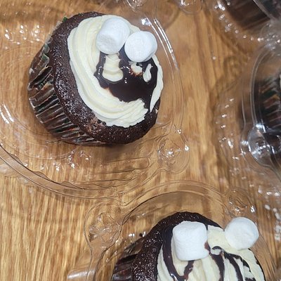 Hot Cocoa Cupcakes