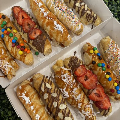 Puertorican Quesitos With Toppings 