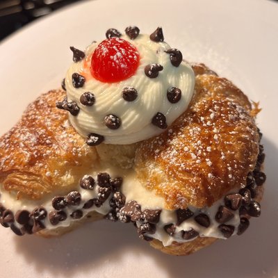 3 Large Sized Stuffed Croissants - Cannoli 