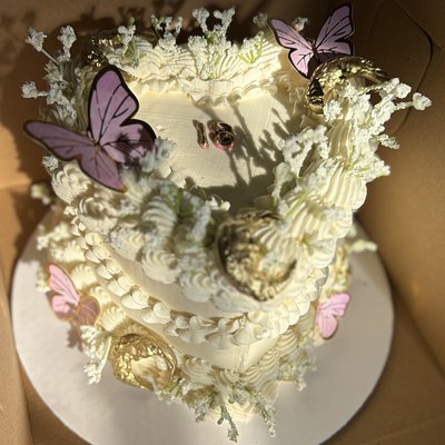 6” Heart Cake (serves 8/10)