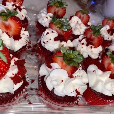 Fresh Strawberries Dozen (Virgin) 