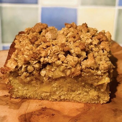 Apple Crumble Cake