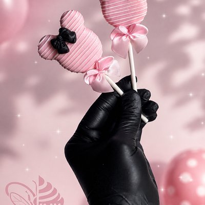Minnie Inspired Cake Pops 