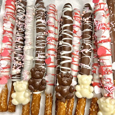 Chocolate Dipped Pretzel Rods
