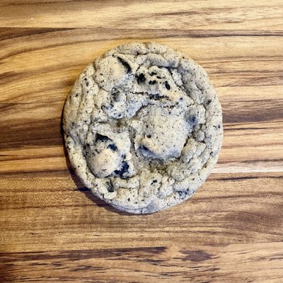 Cookies + Cream Cookie 