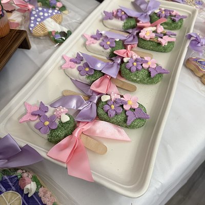 Cakesickles , - Bigger Cake Pop