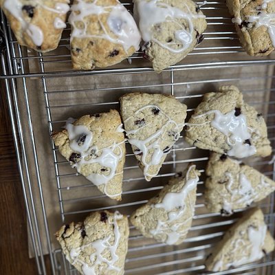 6 Cranberry Scones 
