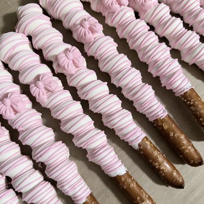 Chocolate Dipped Pretzels 