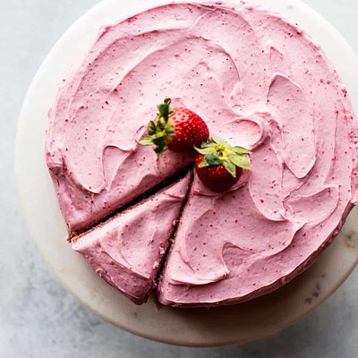 Strawberry Bliss Cake 10-12 Servings 