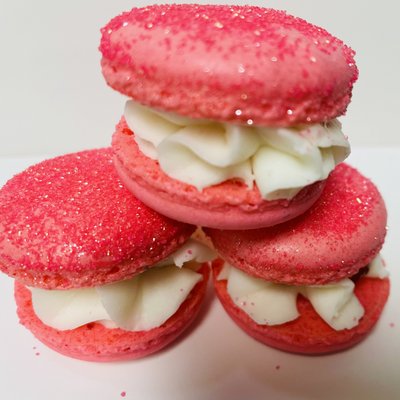 Strawberry Glam Macarons (12)