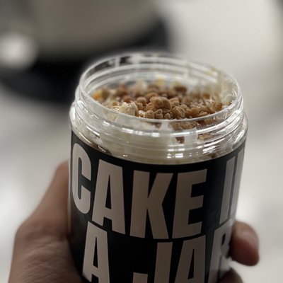 Salted Caramel cake In A Jar