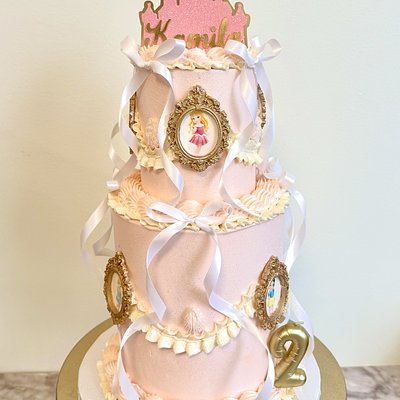 FREESTYLE 4”/6” Two Tier Cake (25-30 servings)