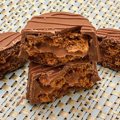 Brazilian honey bread - small  size - milk chocolate, coconut or passion fruit brigadeiro