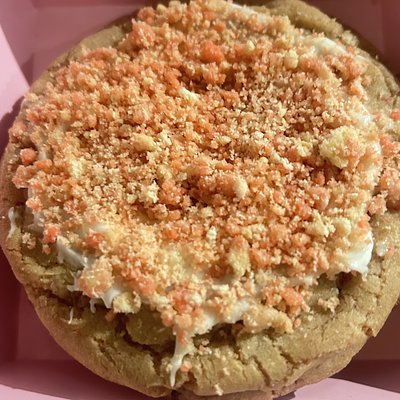 1/2 Dozen Strawberry crunch cookies