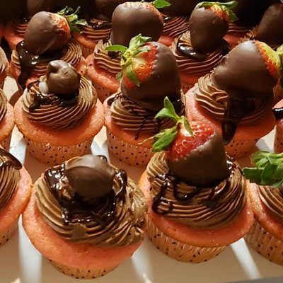 1 Dzn Gourmet Cupcakes