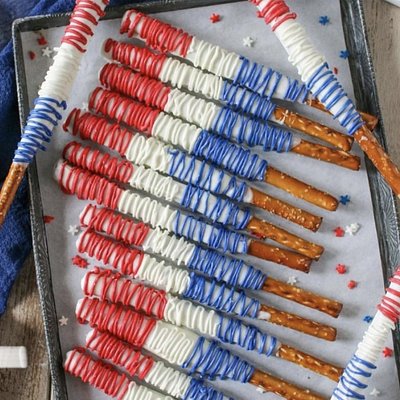 Chocolate Dipped Pretzel Rods