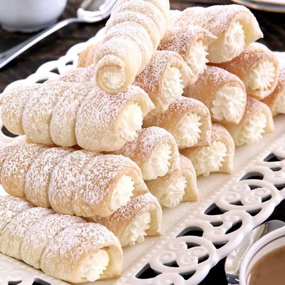 Creamhorns (Original Vanilla Cream)