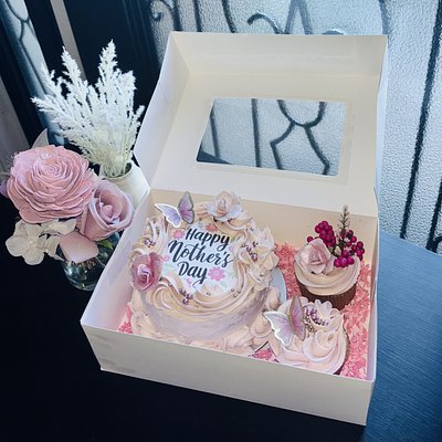 Bento Box  5 Inch Cake With 2 Cupcakes 