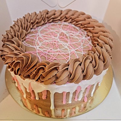 8 Inch 1 Layer Pink and White Chocolate Cake
