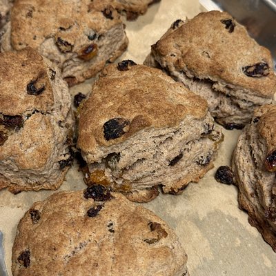 CINNAMON RAISIN SCONES (Box Of Four) 