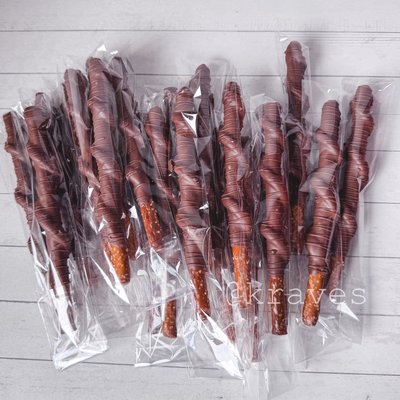 Caramel Twist Pretzel Rods