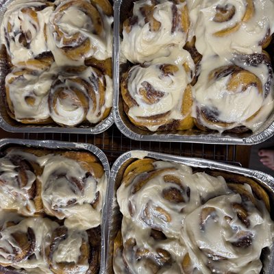 Sourdough Cinnamon Rolls  (4 Count Large Rolls ) 