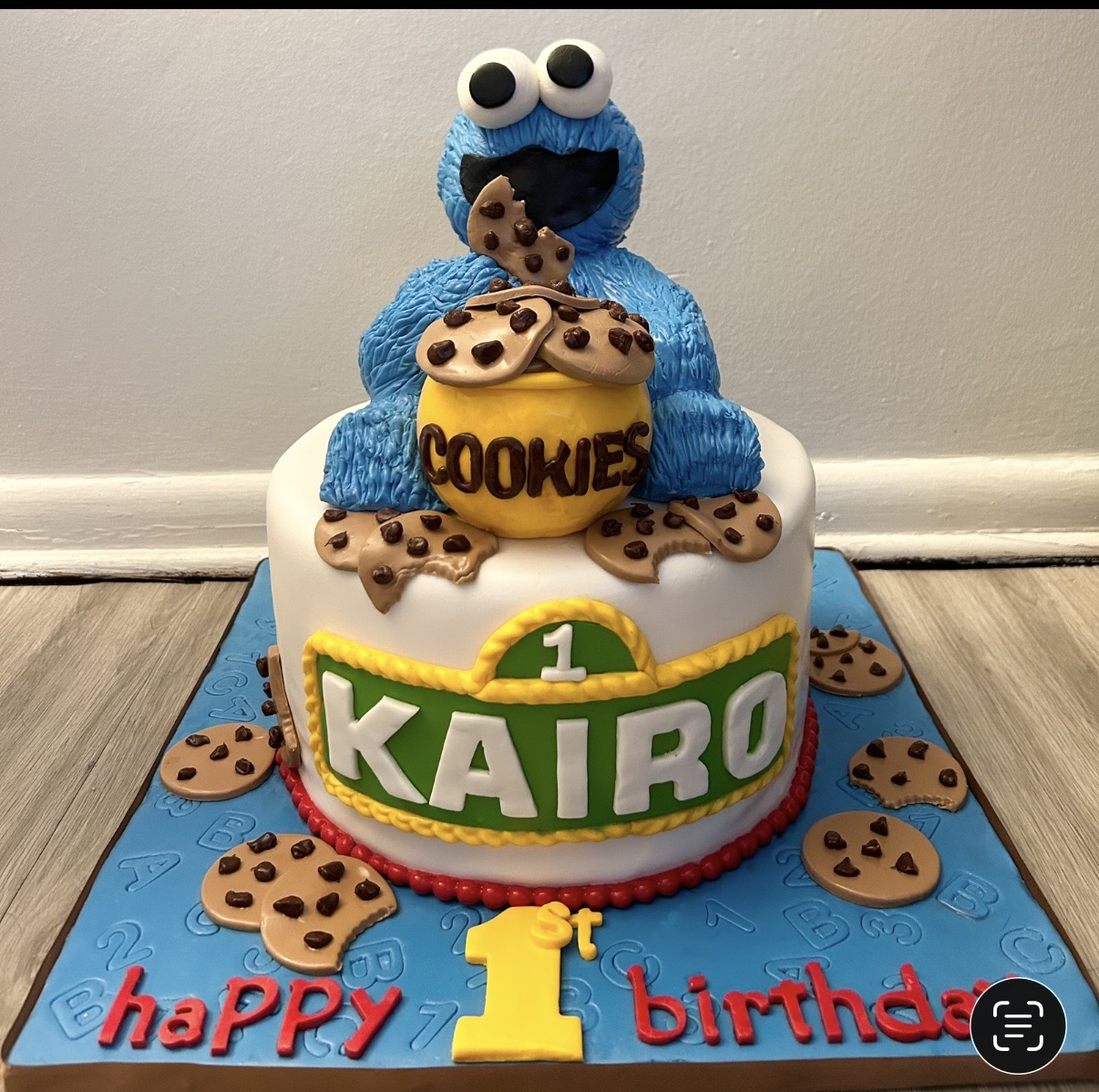 10” Cake (serves 30-36)
