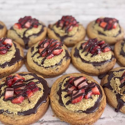 Strawberry Dubai Chocolate Chip
