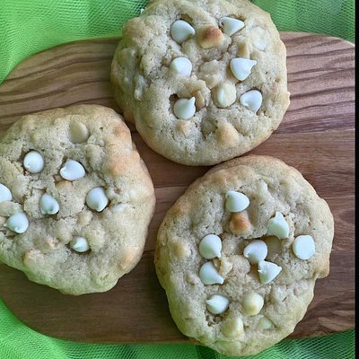 White Chocolate Macadamia Nut Cookies 
