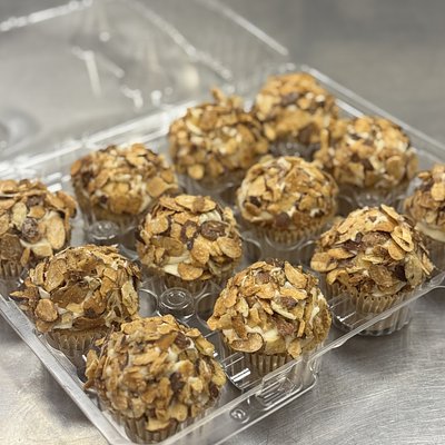 Burnt Almond Cupcakes 