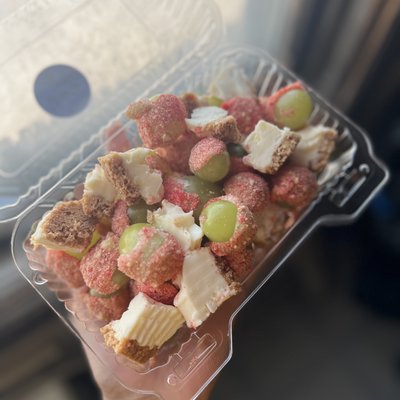 Strawberry Shortcake W/ Cheesecake Bites(Large)