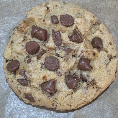 Salted Caramel Chocolate Chip Cookies 1/2 Dozen (6)