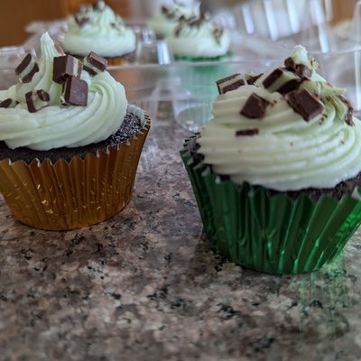 Chocolate Cre'me De Menthe Cupcakes - 12 Count
