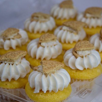 Golden Oreo Cupcakes 
