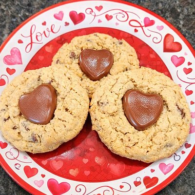 Peanut Butter Oatmeal Heart Cookies  (6ct)
