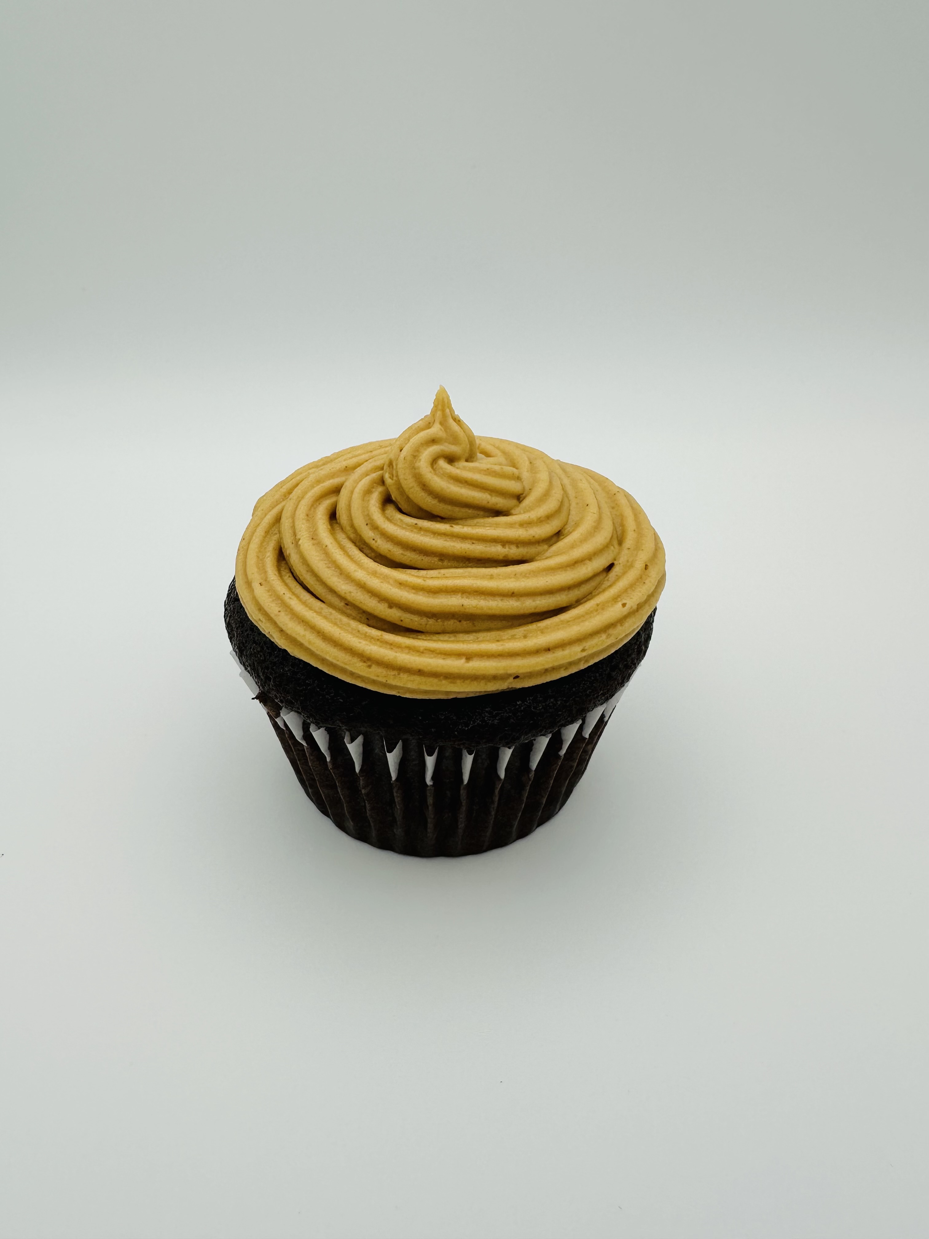 12 Chocolate Cupcakes w/ Peanut Butter Buttercream