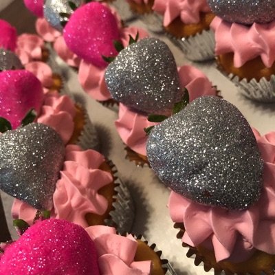 Strawberry Bling Cupcakes (12ct)